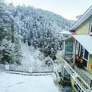 Villa Whispering Pines